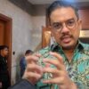 Amri Nita menghadapi Feng Huang di semifinal Kejuaraan Dunia