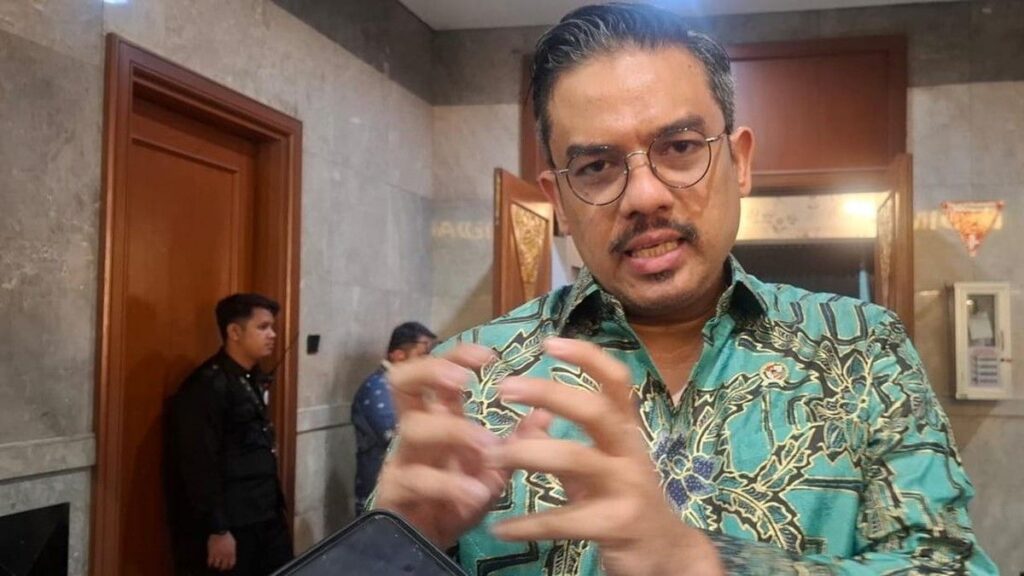 Amri Nita menghadapi Feng Huang di semifinal Kejuaraan Dunia