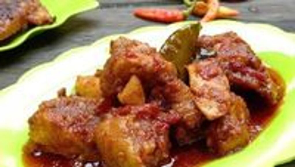 Resep Ayam Bumbu Rujak Jawa Timur yang Pedas Manis dan Gurih