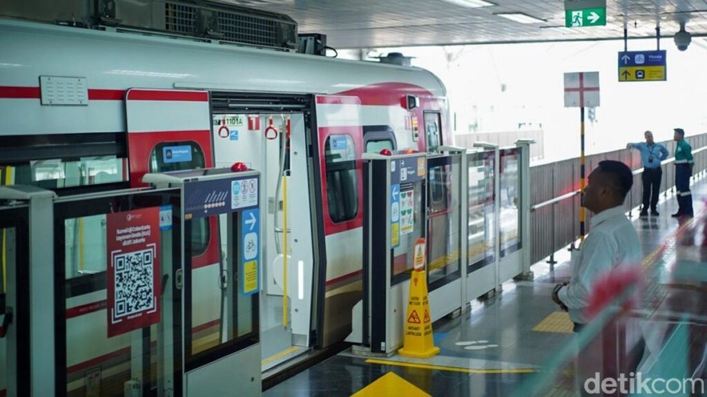 LRT Jakarta Rute Kelapa Gading Manggarai Beroperasi Hingga Malam