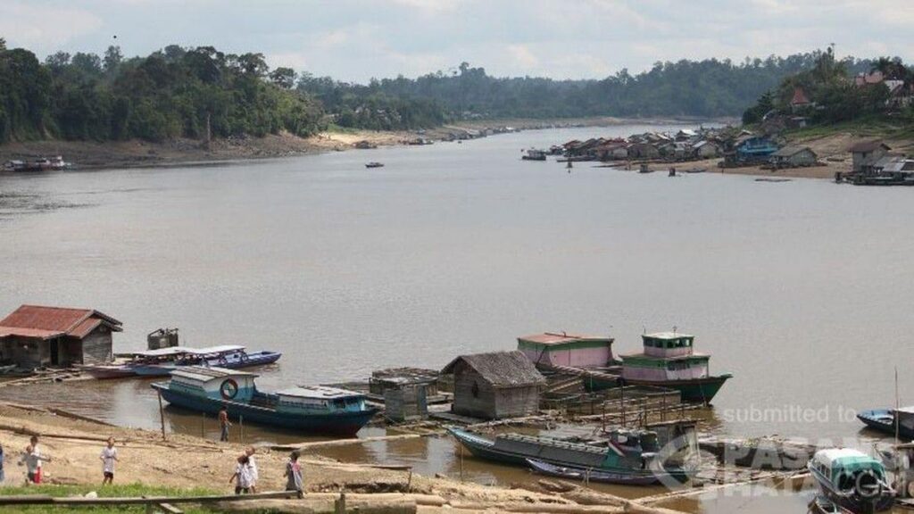 Sungai Barito Mengering Ganggu Transportasi di Kalimantan Tengah