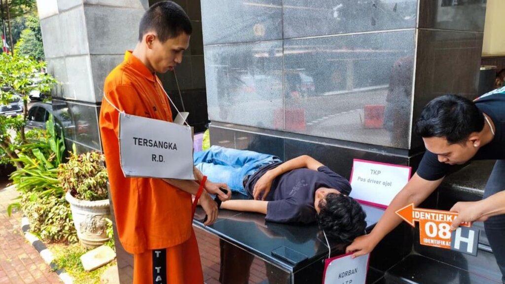 Polisi Gelar Rekonstruksi Pembunuhan Driver Ojol di Tangerang