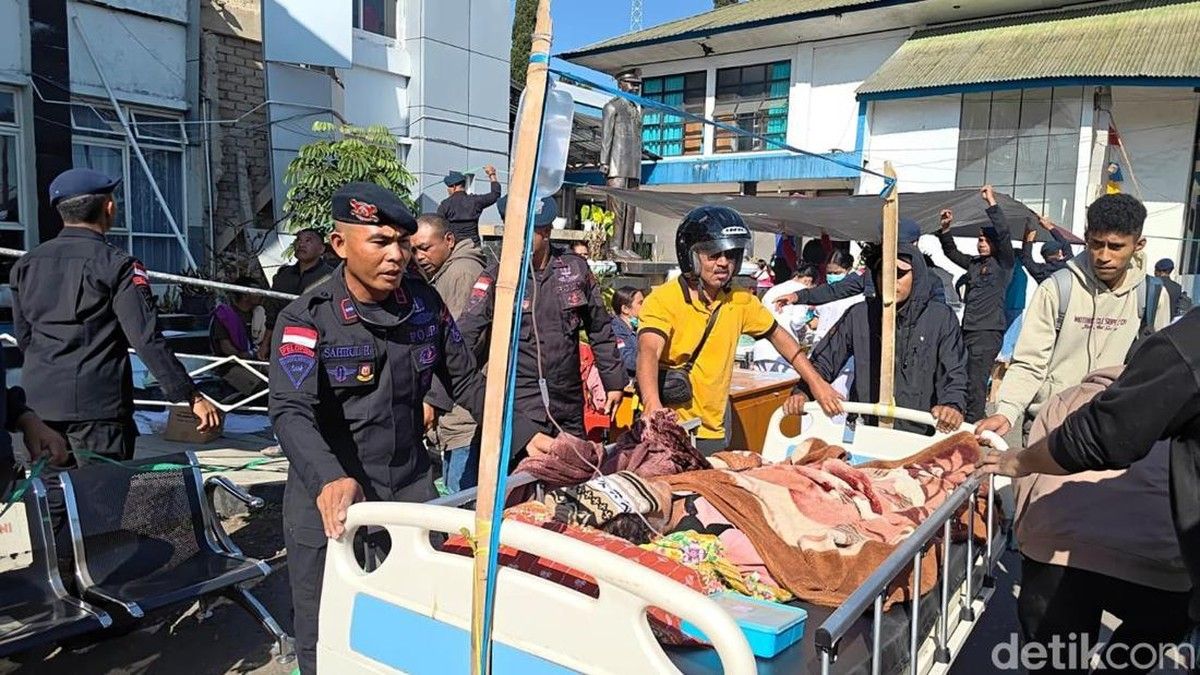 Polres Sikka Dirikan Tenda Darurat Pascagempa di RSU Santo Gabriel