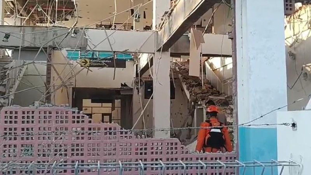 Gempa M 7 Mbay Nagekeo Robohkan Bangunan Pelabuhan di Maumere