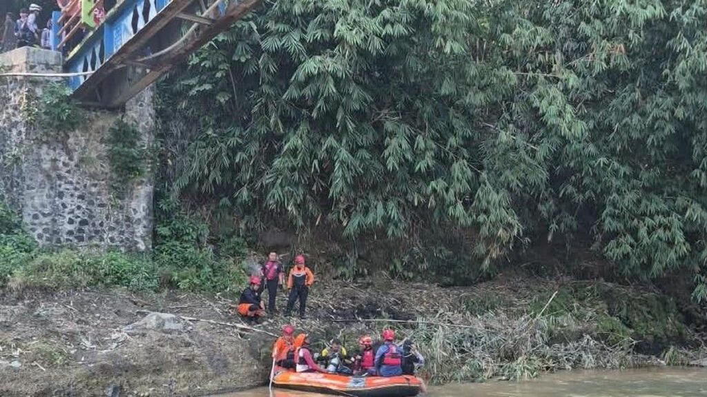 Tim Gabungan Cari ASN Pemkot Bogor Hilang di Sungai Cisadane