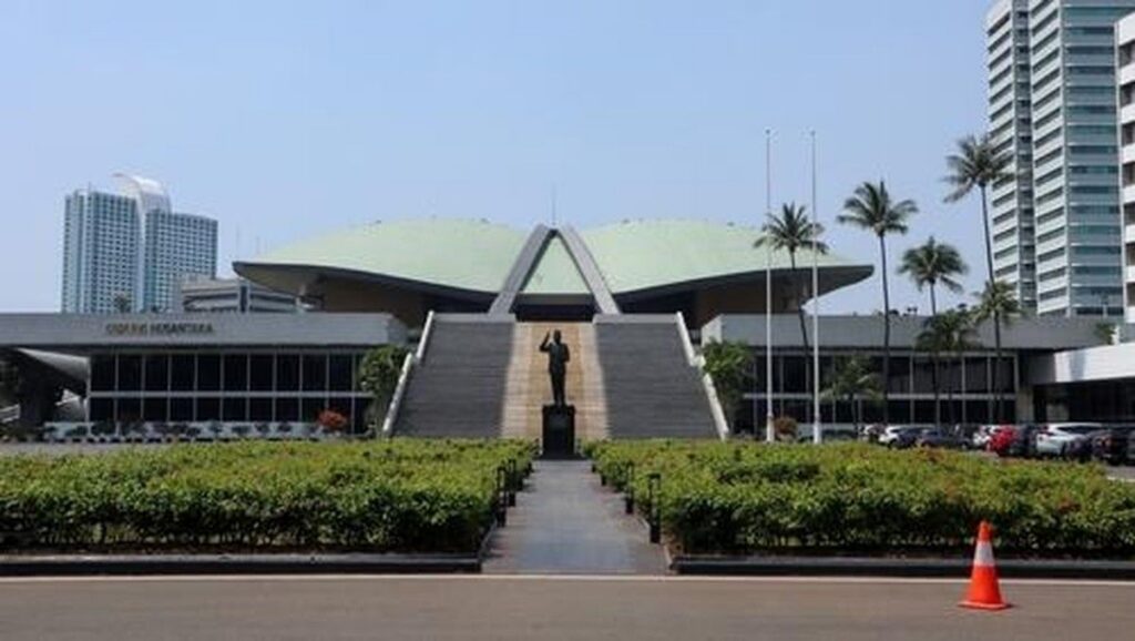 DPR Kirim Tim dan Relokasi Anggaran Gempa NTT