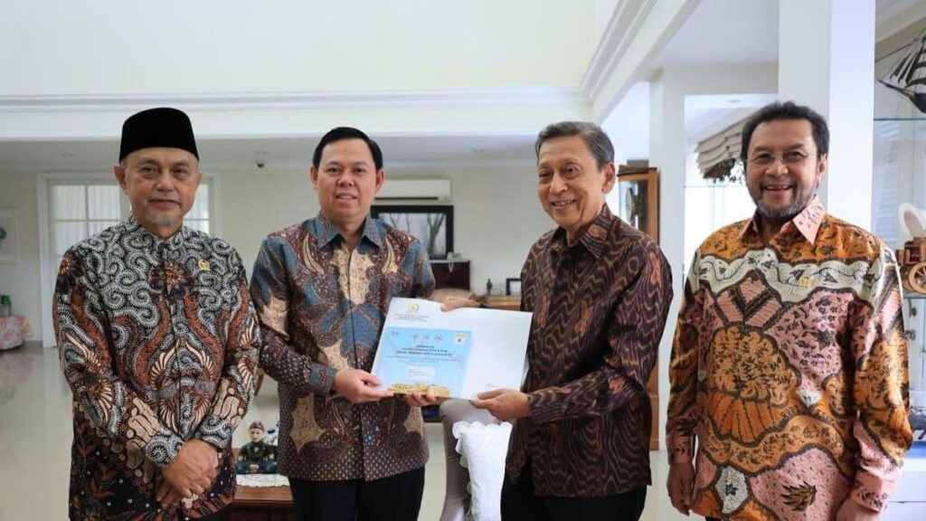 DPD RI Serahkan Undangan Sidang Bersama 2026 ke Boediono