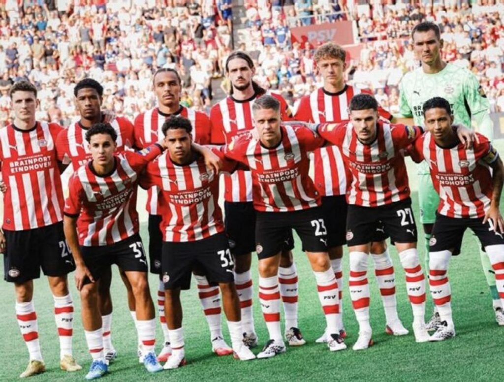 Pelatih AZ Cadangkan Tiga Pilar Penting Saat Hadapi PSV