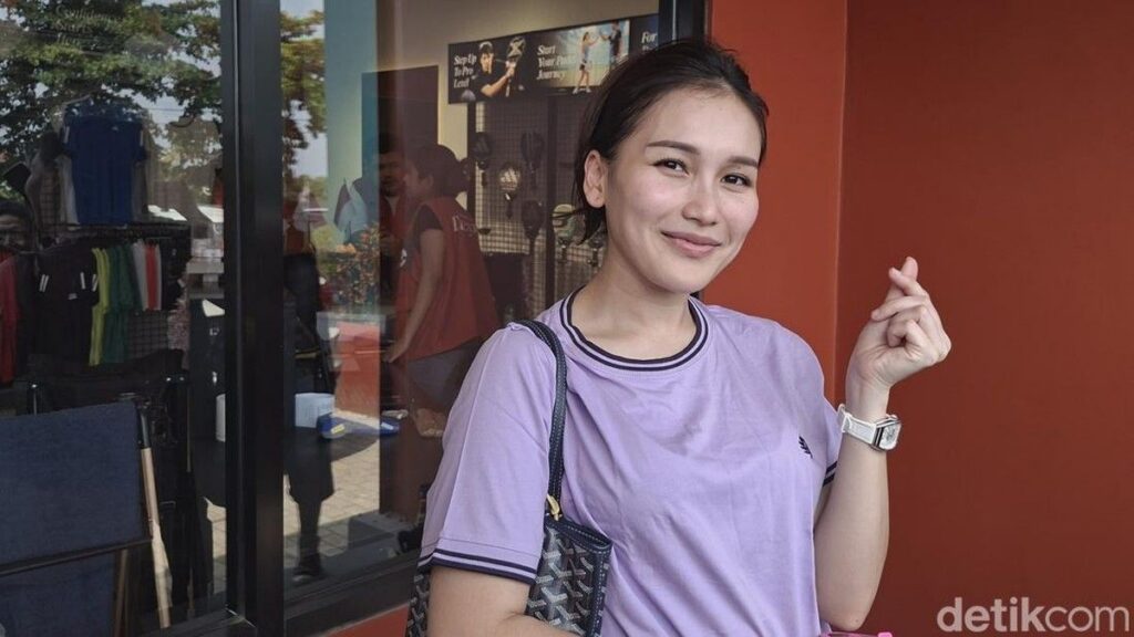 Ayu Ting Ting Gelar Lomba Kemerdekaan di Lapangan Padel Depok