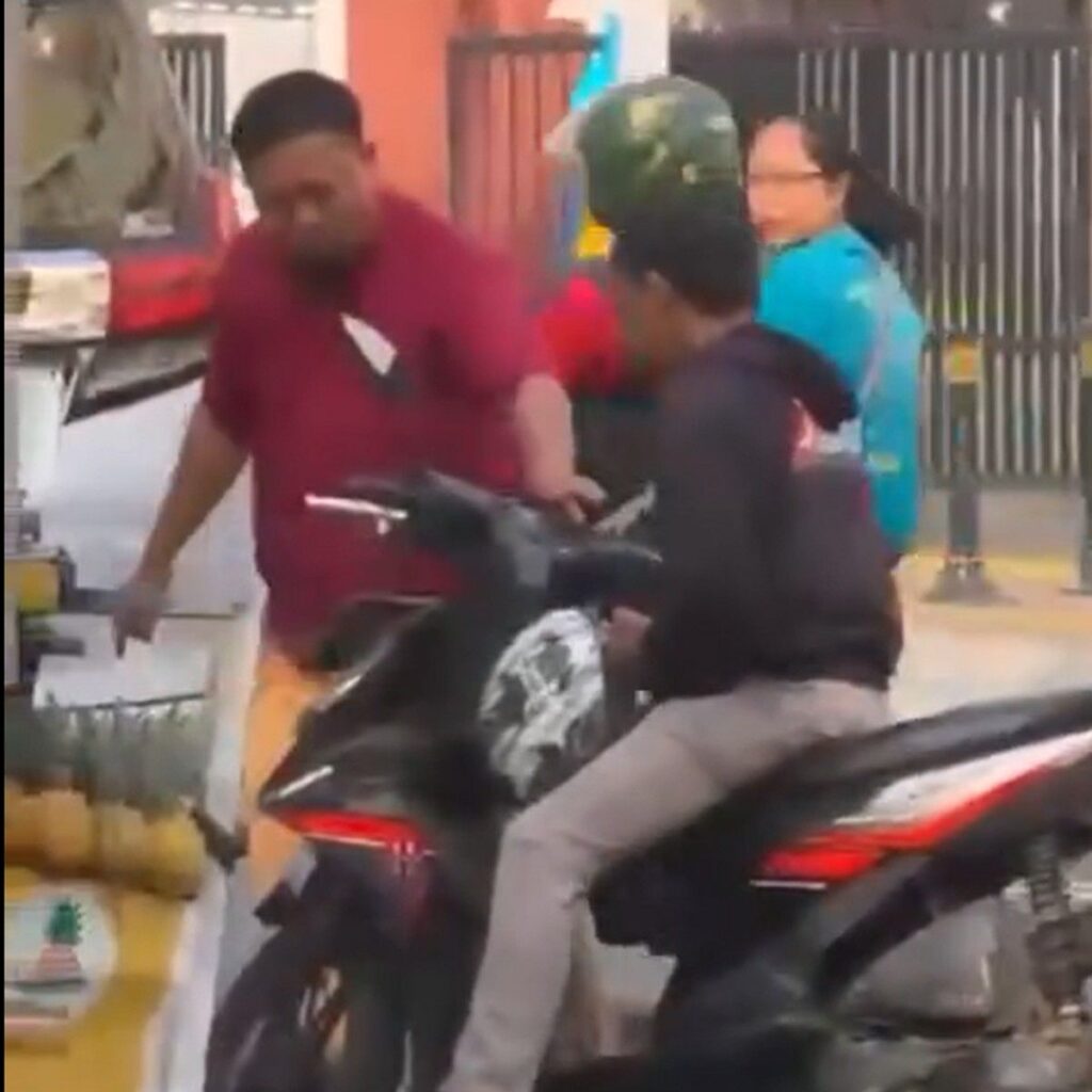 Pengemudi Alphard Rusak Motor Pengemudi Ojek di Bintaro
