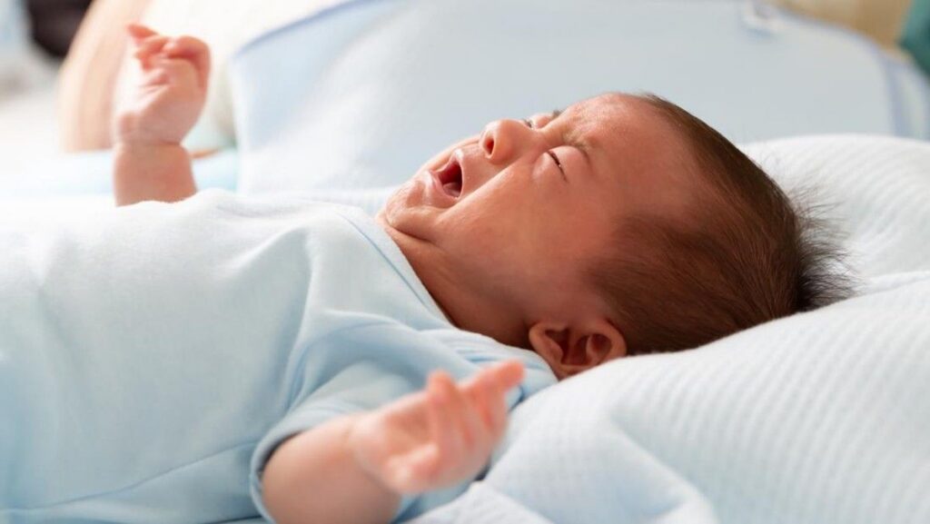 Atasi Sembelit Bayi Saat MPASI Dengan Makanan Kaya Serat