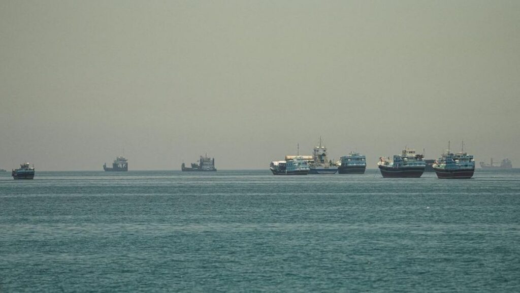 Konflik AS-Iran Tutup Selat Hormuz dan Pangkas Pasokan Minyak Dunia
