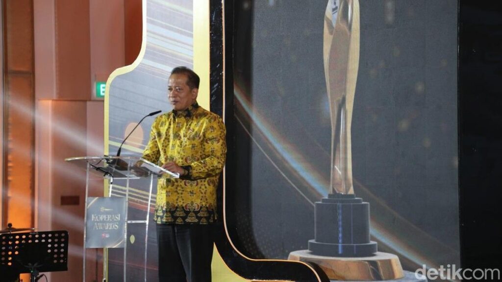 Kemenkop Gelar Koperasi Awards 2026 dan Beri Penghargaan Tokoh