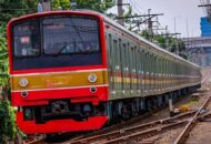 Tawuran Warga di Manggarai Ganggu 14 Perjalanan KRL Commuter Line