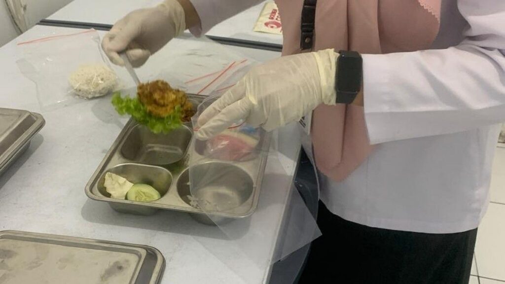 Dinkes Rembang Duga Telur Balado MBG Pemicu Keracunan Ratusan Siswa