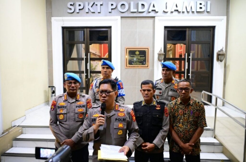 Polda Jambi PTDH Lima Polisi Tersangka Pembunuhan Brigadir EWS