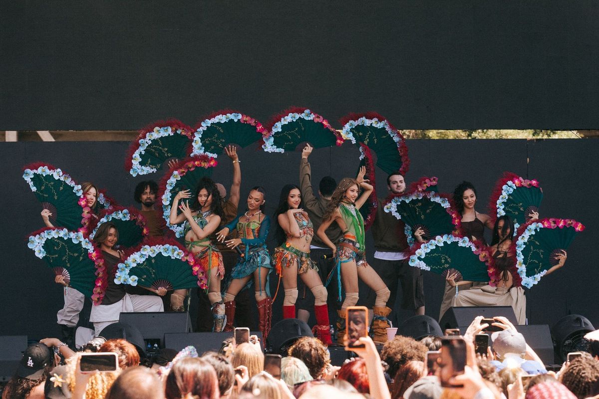 Grup Musik no na Tampil di Head in the Clouds Los Angeles