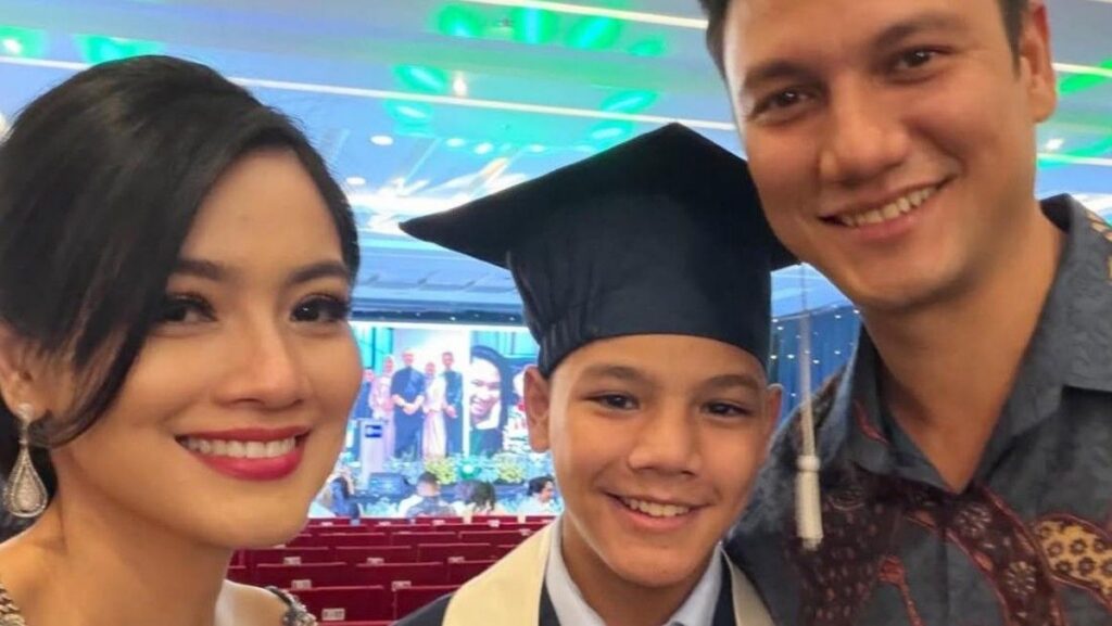 Christian Sugiono Dampingi Anak Sulung Hadapi Masa Pubertas SMP