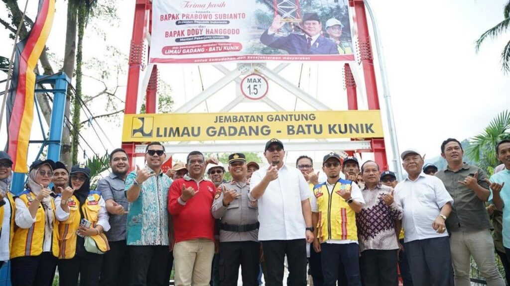 Jembatan Gantung Limau Gadang Batu Kunik Selesai Dibangun
