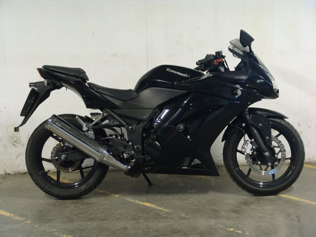 Kawasaki Ninja 250 Rilis Warna Baru Model 2027 di Jepang