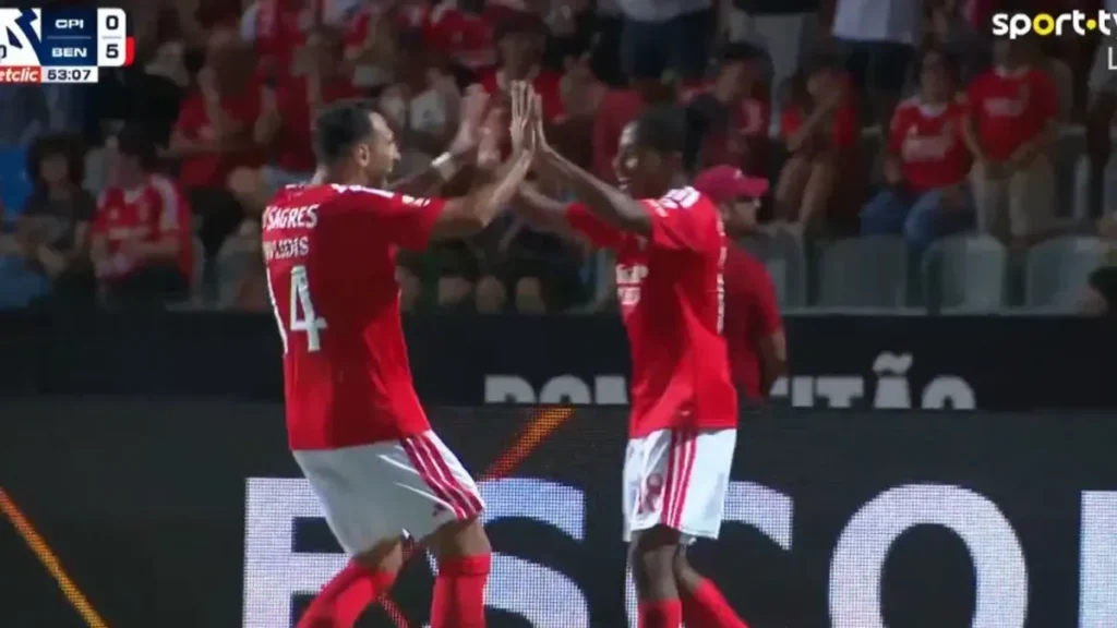 Pavlidis Cetak Rekor Hat-trick Saat Benfica Ganyang Casa Pia 7-0