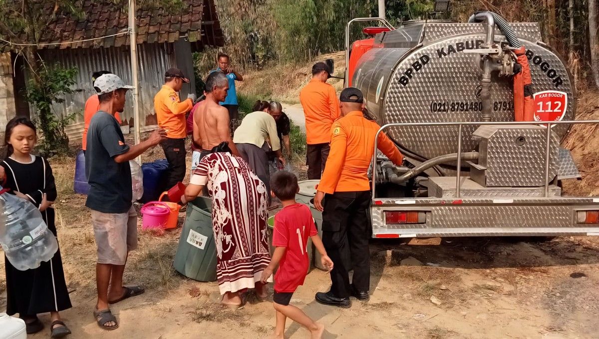 Pemprov Jabar Salurkan 8 koma 7 Juta Liter Air Bersih