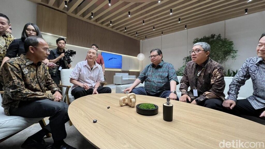 Jusuf Hamka Memborong 200 Unit Mobil di GIIAS 2026
