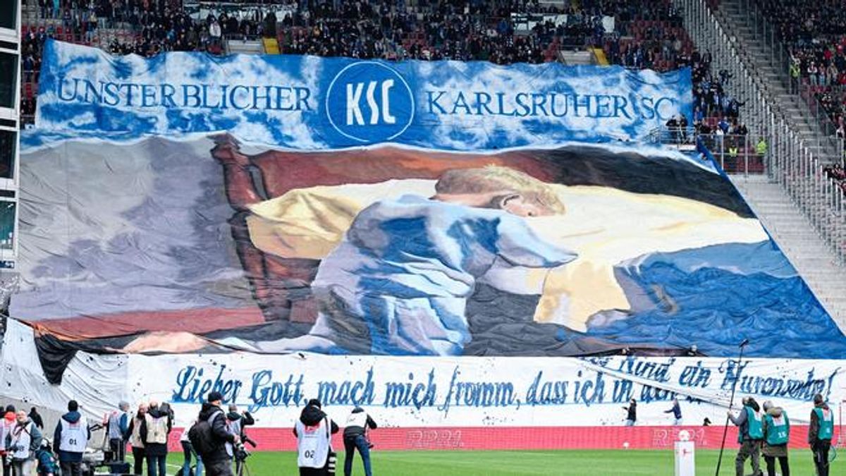 FC Kaiserslautern Jamu Karlsruher SC Dalam Laga Derby Hawa Panas