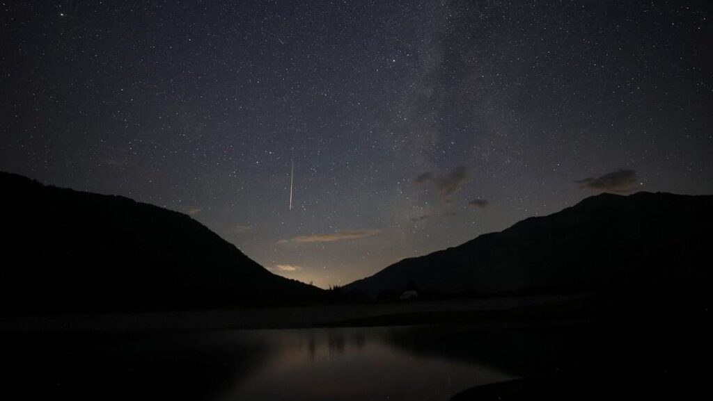 BRIN Ungkap Cara Amati Puncak Hujan Meteor Perseid 13 Agustus 2026