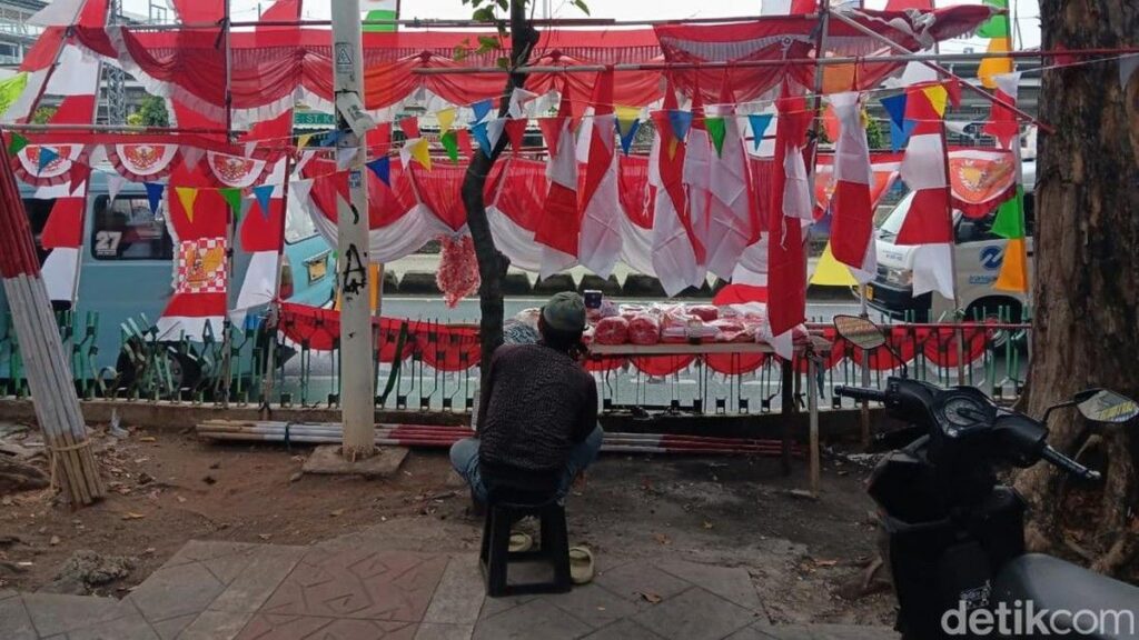 Penjualan Bendera Merah Putih Musiman di Jakarta Kian Tergerus