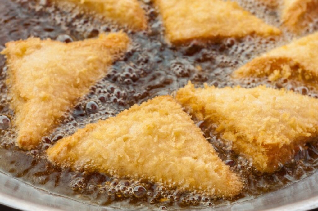 5 Mitos Makanan Gorengan yang Tidak Perlu Dipercaya Menurut Pakar