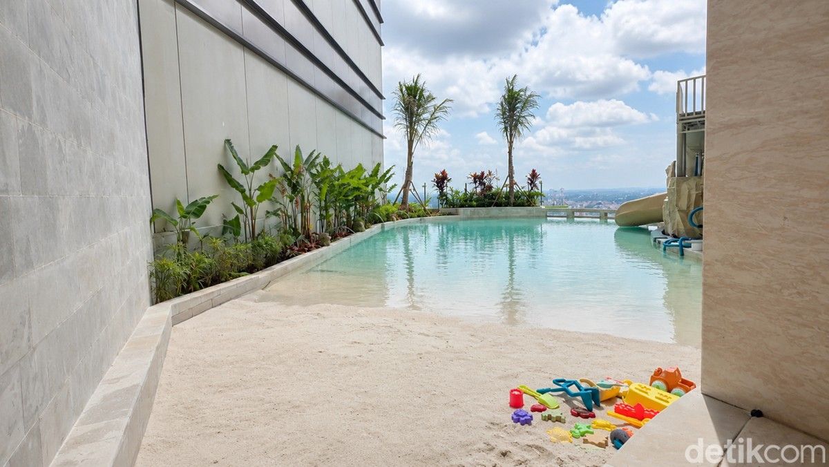 The Trans Luxury Hotel Surabaya Hadirkan Beach Club Pasir Putih di Rooftop