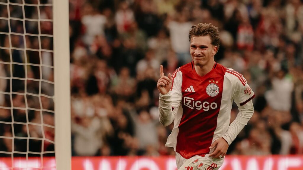 Míchel Sánchez Ubah Keputusan Penjaga Gawang dan Rotasi Pemain Ajax Lawan PEC Zwolle