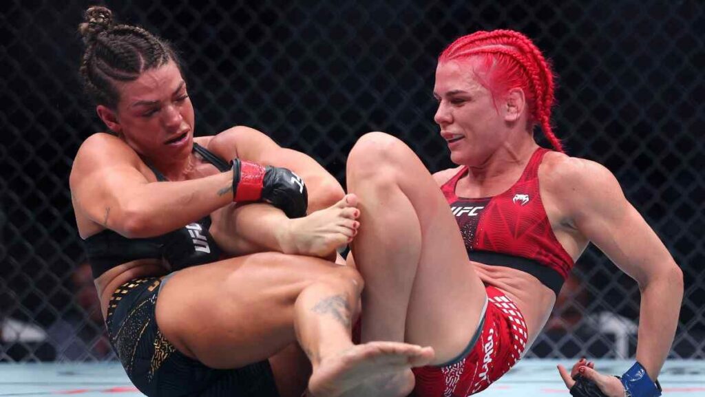 Mackenzie Dern Pertahankan Gelar Juara Strawweight Wanita UFC 330