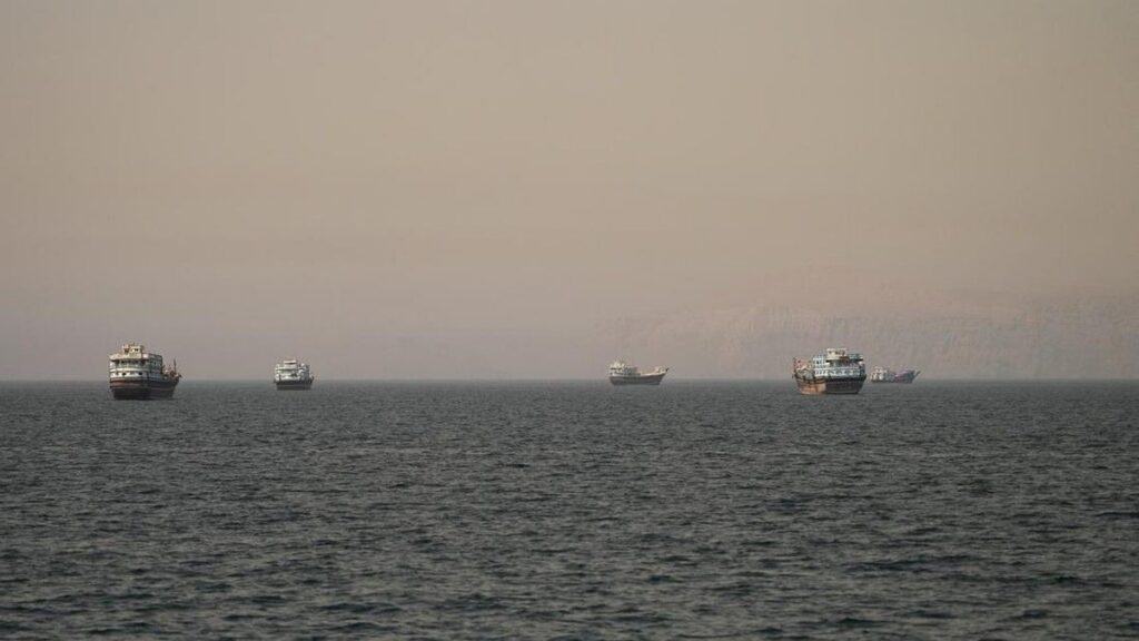 Lalu Lintas Kapal di Selat Hormuz Anjlok akibat Ketegangan AS dan Iran