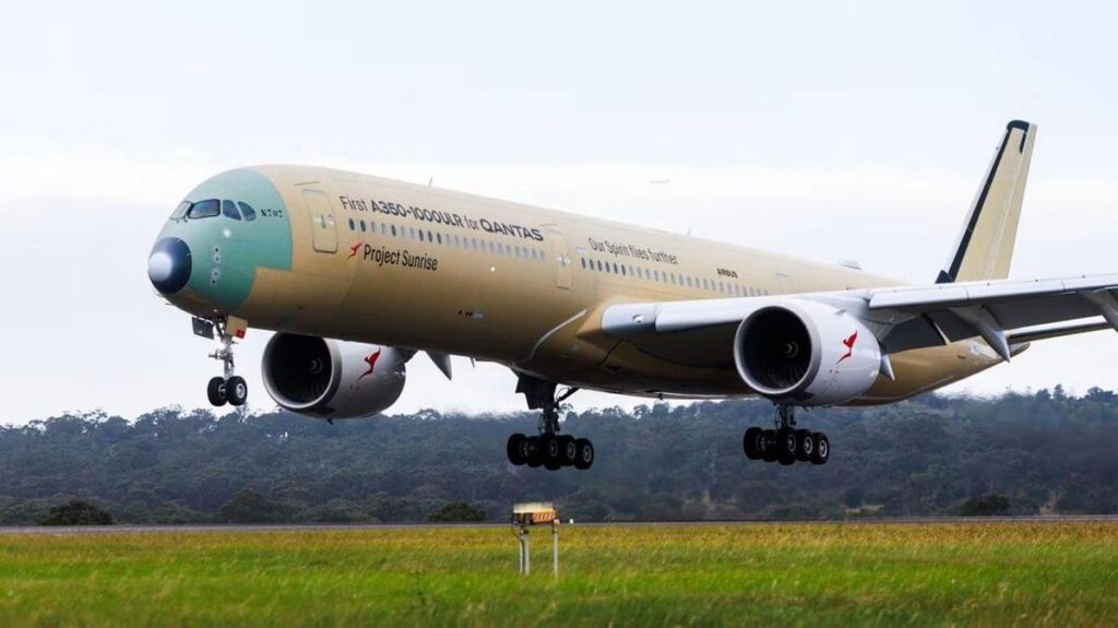 Qantas Cetak Rekor Penerbangan Komersial Nonstop Terlama 24 Jam