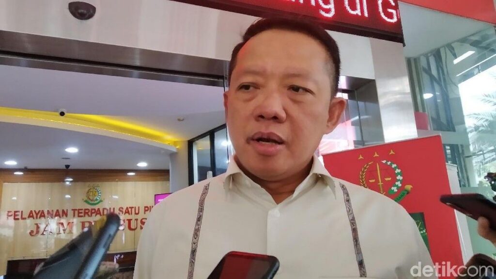 Jaksa Agung Berhentikan Sementara Mantan Jampidsus Febrie Adriansyah
