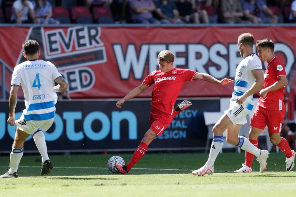 FC Twente Tundukkan PEC Zwolle 3-1 di Liga Belanda