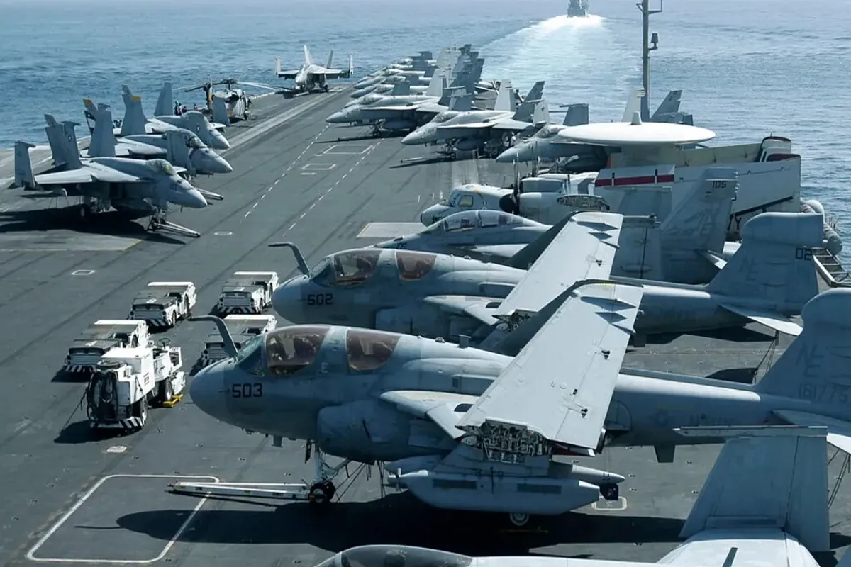 Bentrokan Maut Awak Kapal Induk USS Abraham Lincoln Tewaskan 7 Orang