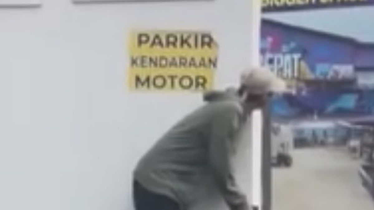 Polisi Selidiki Pria Viral Bawa Pistol Mainan di Ciputat