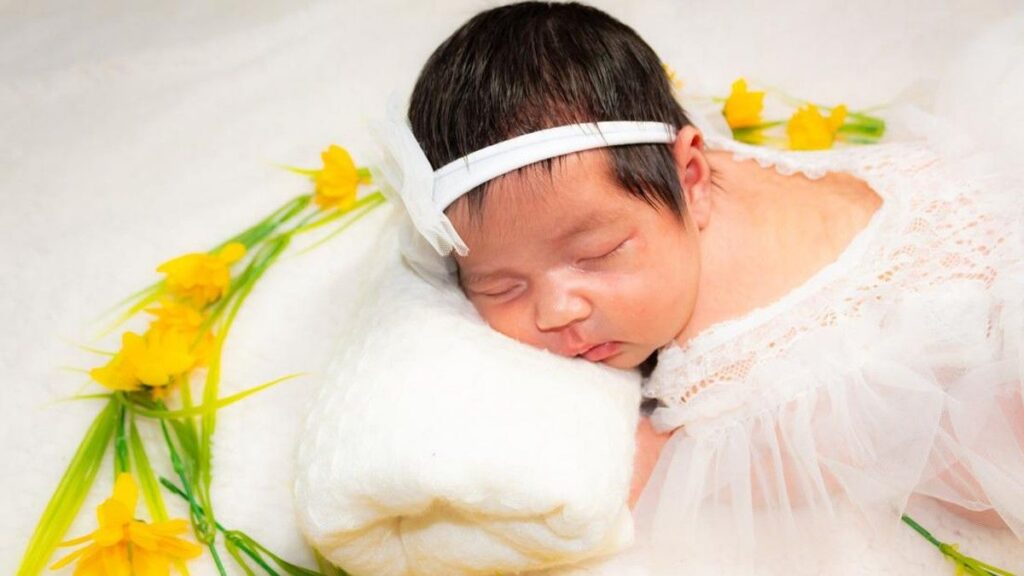 150 Nama Bayi Terinspirasi Fajar Lengkap dengan Artinya