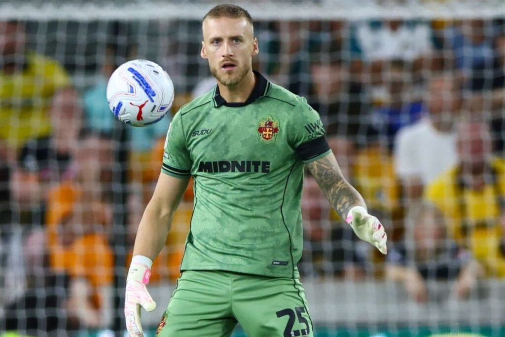 Coventry City Merekrut Kiper Daniel Bentley dari Wolves