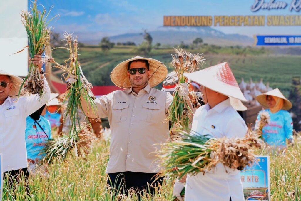 DPR Apresiasi Polri Gelar Panen dan Tanam Bawang Putih di Sembalun