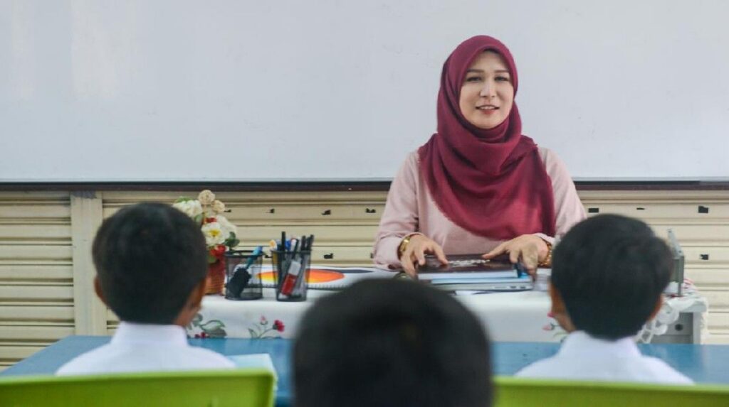 Makna Kata-kata Guru di Rapor Anak yang Sering Disalahpahami Orang Tua
