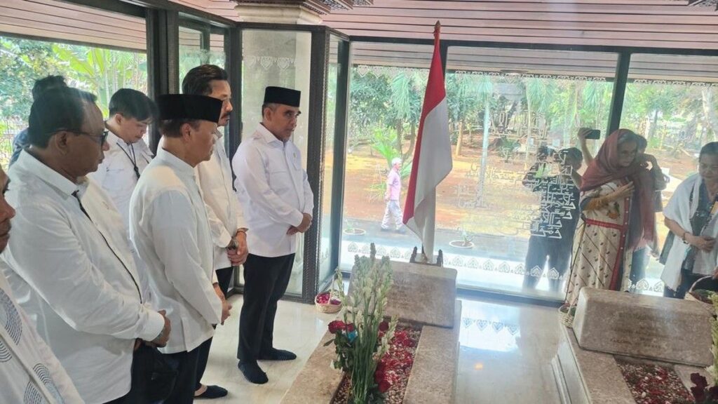 Pimpinan MPR Ziarah ke Makam Mohammad Hatta di Tanah Kusir