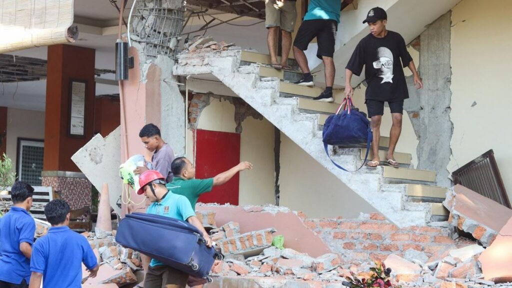 Gempa M 7,7 Guncang NTT Picu Tsunami dan Korban Jiwa