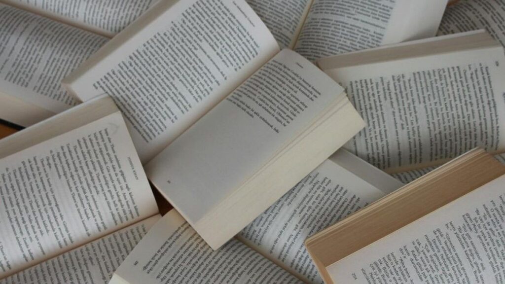 Perusahaan AI Beli dan Hancurkan Buku Fisik Demi Data Pelatihan LLM