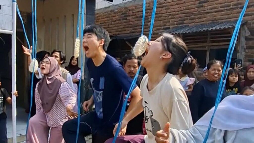 Mahasiswa Jepang Meriahkan Lomba HUT ke-81 RI di Serang