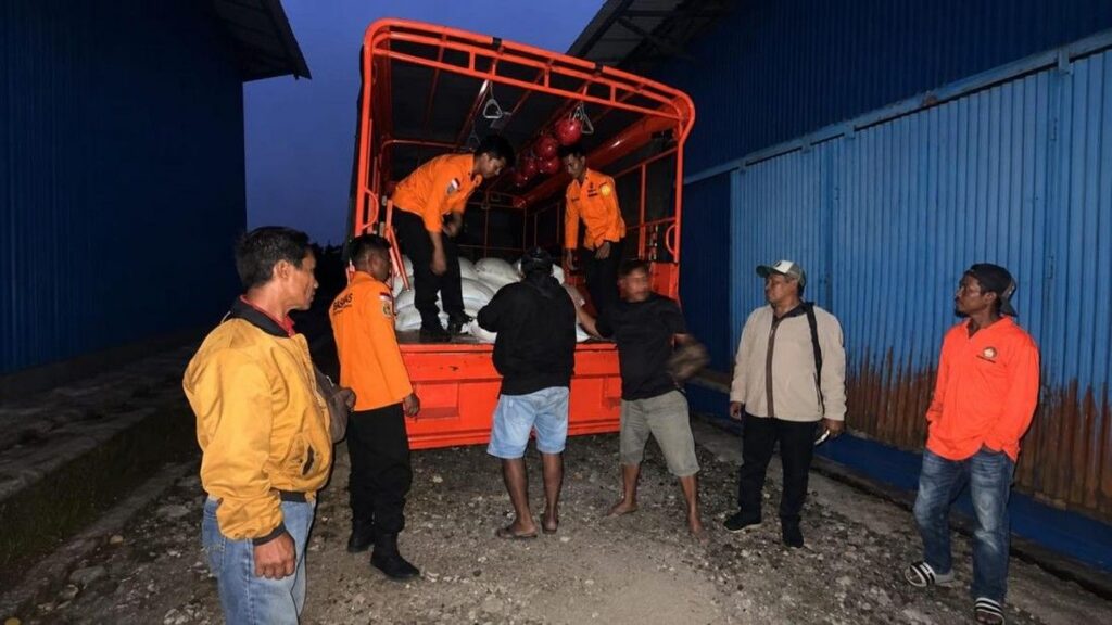 Bulog Salurkan Bantuan Beras dan Minyak Goreng untuk Korban Gempa NTT