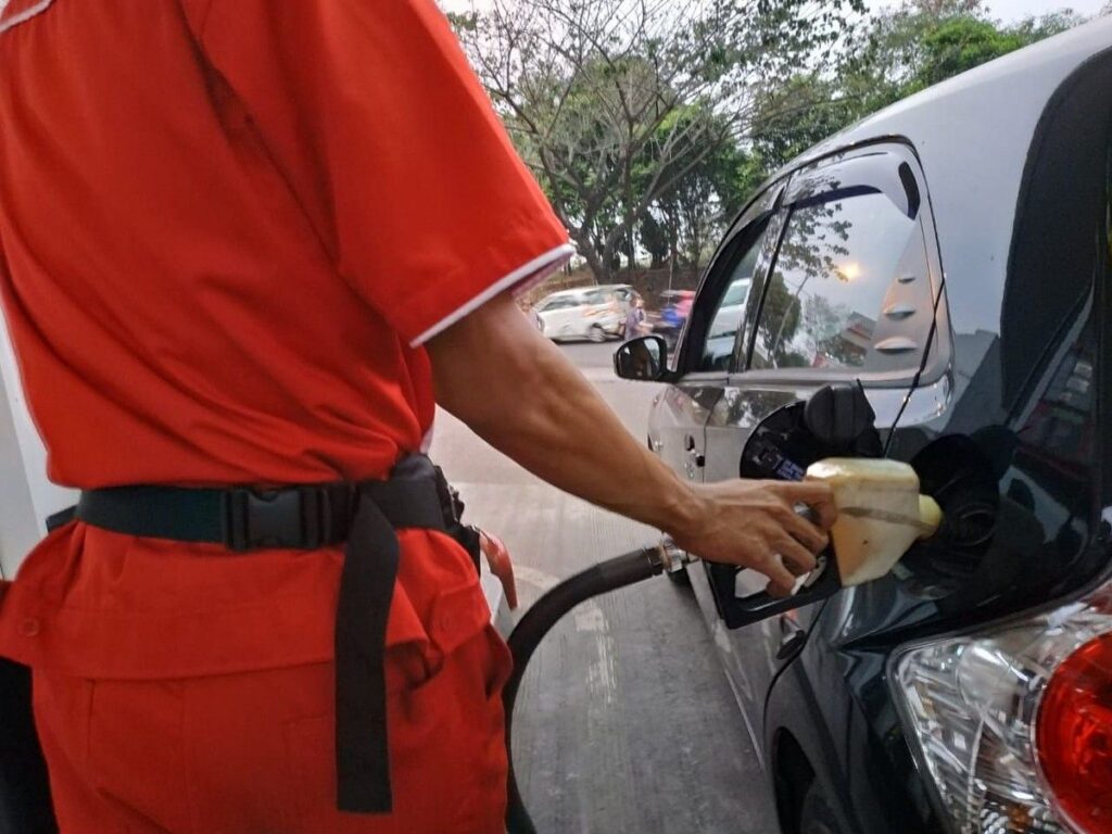 Pemerintah Siapkan Pembatasan Pertalite untuk Mobil Mewah